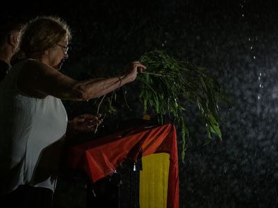 Obama event organisers apologise for removing ‘too difficult’ Aboriginal woman from Australia event