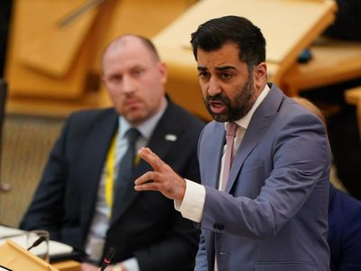 Humza Yousaf: Margaret Ferrier should stand down for 'reckless action'
