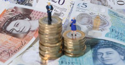 Financial warning issued over 'unjustifiable' state pension age delay with 'UK citizens at risk'