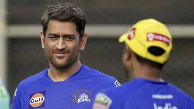 MS Dhoni skips training due to left knee injury, CSK CEO says skipper 'will play' against Gujarat Titans