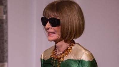 Anna Wintour's vintage brown leather blazer is giving ultimate spring jacket inspo