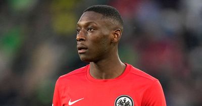 Eintracht Frankfurt chief sends Manchester United warning over Randal Kolo Muani interest