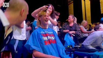 Merewether High students aim to break Newcastle school's World's Greatest Shave record