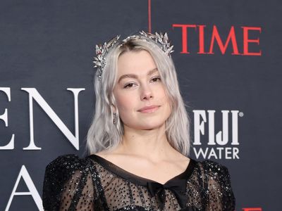 Phoebe Bridgers says fans ‘bullied’ her while she was on her way to father’s funeral