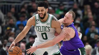 Boston Celtics rout Milwaukee Bucks with Jayson Tatum show