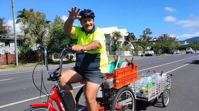 Bin-diving Cairns man recycling containers to makes ends meet as cost of living surges