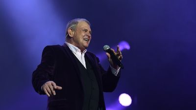 Australian singer John Farnham in hospital for respiratory infection