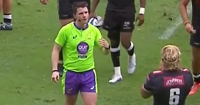 'Don't shout at me!' Referee calls out player in middle of match and fans are loving it