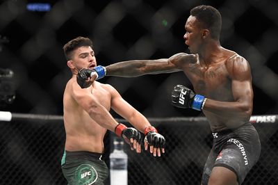 UFC free fight: Israel Adesanya digs deep for Fight of the Year win over Kelvin Gastelum