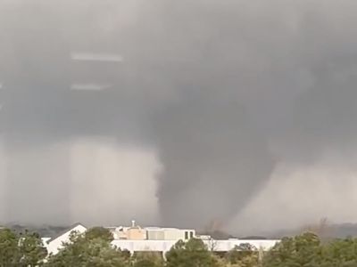 ‘Large and destructive’ tornado threatens Little Rock, Arkansas