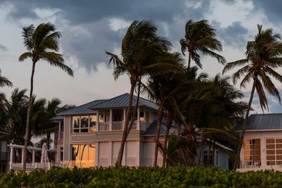 How Harsh Weather Affects Financial Benefits of Moving to Florida