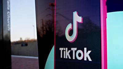 Experts debunk viral TikTok videos about how companies share layoff news