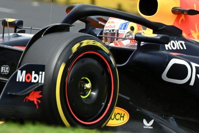 Verstappen on pole in Australia as Mercedes shine