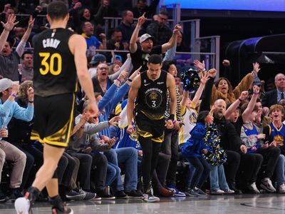 Warriors become second team in NBA history with three players recording 200 made 3-pointers