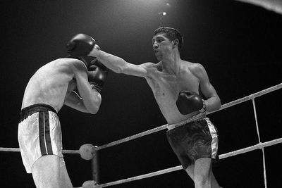 Scottish boxing great Ken Buchanan dies aged 77