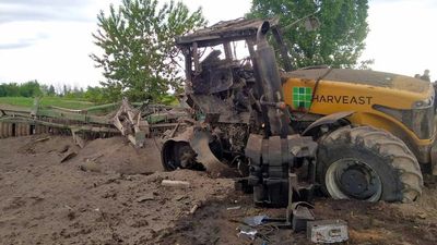 Ukraine's crop forecast falls as farmers struggle with paddocks seeded with mines