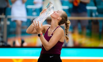 Petra Kvitova shocks Elena Rybakina to win Miami Open final in straight sets