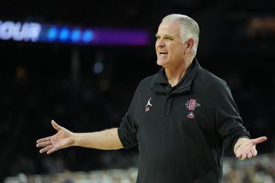 SDSU coach Brian Dutcher explains why he didn’t call a timeout before amazing Final Four buzzer-beater