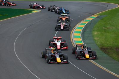 F2 Australia: Iwasa survives chaos for second win of 2023