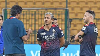 Packed home schedule will help RCB: Sanjay Bangar