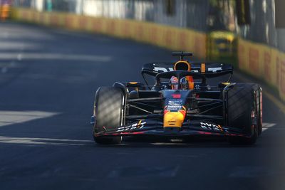 F1 Australian GP: Verstappen beats Hamilton before chaotic restart concludes race