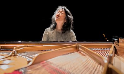 Mitsuko Uchida review – bringing Mozartean finesse to Beethoven