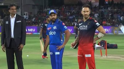IPL 2023: Royal Challengers Bangalore opt to bowl against Mumbai Indians
