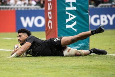 New Zealand men topple Fiji to extend rugby sevens lead