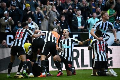 Newcastle up to third after beating Man Utd, West Ham out of bottom three