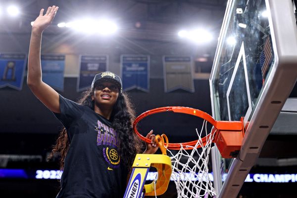 LSU guard Alexis Morris honors Bengals QB Joe Burrow with iconic  celebration 