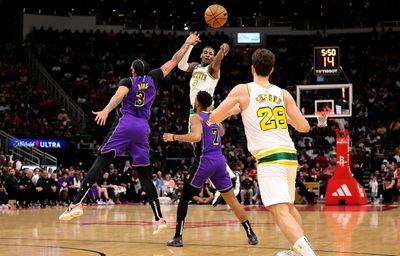 ‘Not backing down’: Alperen Sengun battles as Rockets fall to Anthony Davis, Lakers