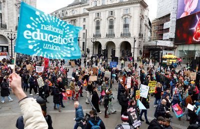 Teachers in England overwhelmingly reject government pay offer - union