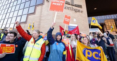 Passport office staff in Scotland 'relying on food banks' as five-week strike begins