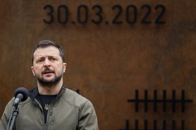 Zelenskiy honours Ukrainian villagers held captive in basement