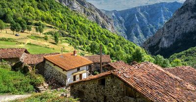 Sunny Spanish region will pay Scots £2600 to move to area - but there's a catch
