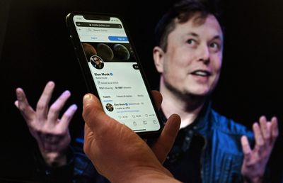 Elon Musk fulfills Twitter code and blue check promises—but only partly