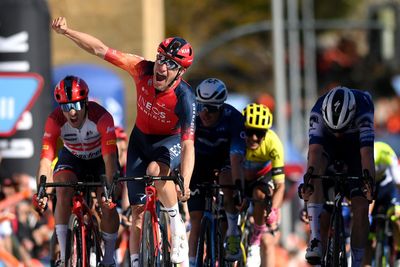 Ethan Hayter wins opening stage of Itzulia Basque Country 2023
