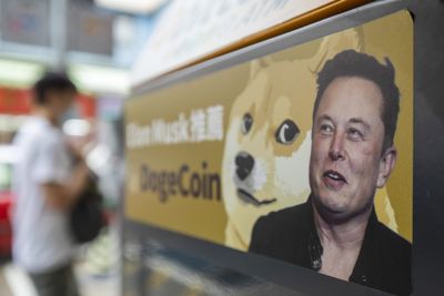 Elon Musk’s Twitter changes logo to Doge, pushing the memecoin up 20%