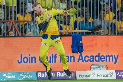 Ben Stokes back bowling in IPL earlier than expected as he manages knee injury