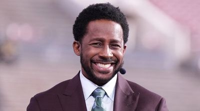 Desmond Howard Posts Photo From Hospital Bed After Surgery