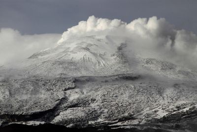 Colombia evacuates families living near active volcano