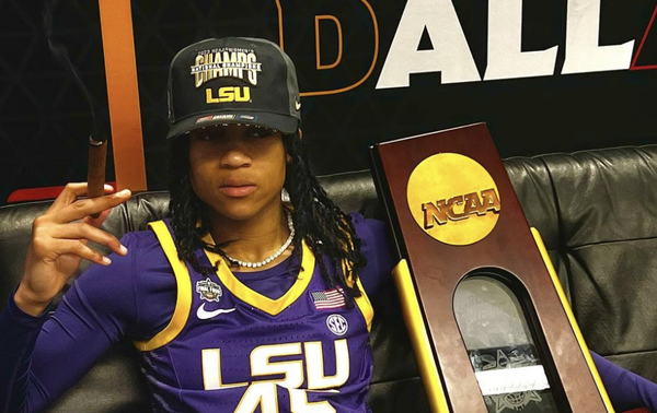 Joe Burrow Recreates Iconic LSU Moment in Bengals Locker Room