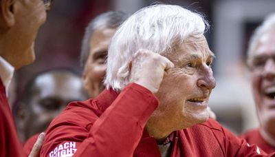 Former Indiana coach Bob Knight battling undisclosed illness