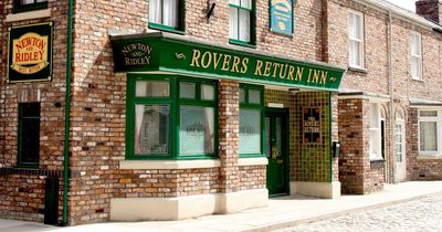 Coronation Street confirms iconic character's death as family rush to their bedside