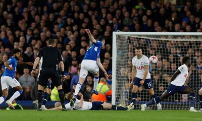 Keane stunner snatches late Everton draw to deny Spurs after two red cards