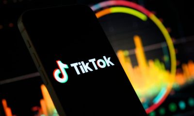 Australia-wide ban of TikTok on government devices announced as senior politicians quit the app