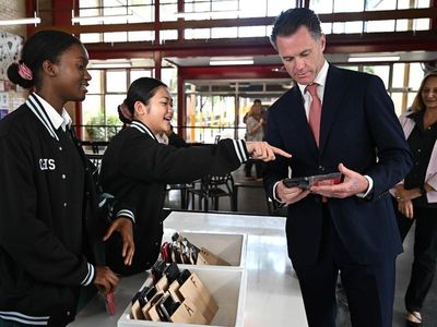 NSW sets the clock for high school phone ban
