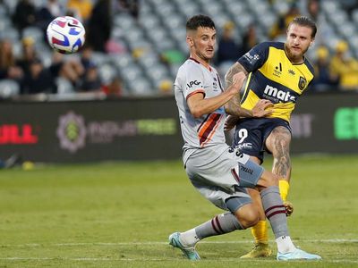 Mariners up to third in A-league Men with win over Roar