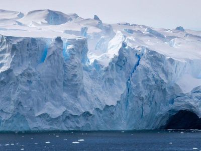 Deep ocean in deep trouble as Antarctic ice melts