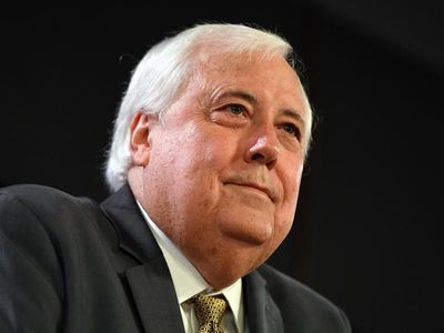 Clive Palmer eyes $300b damages claim over mine project